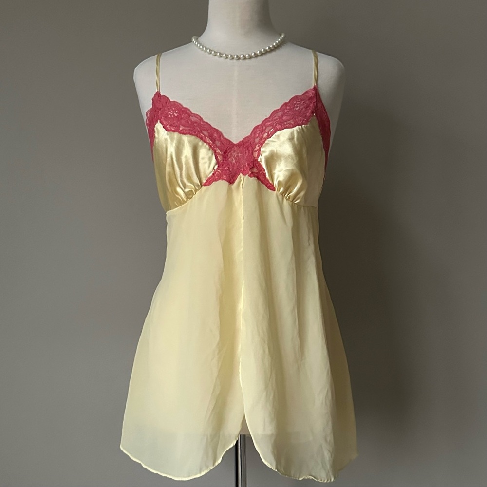 Elegant Yellow Lace Trim Chemise